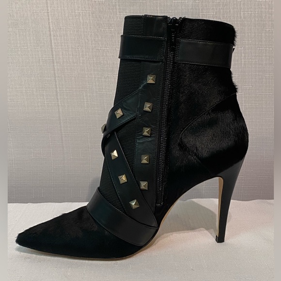 Manolo Blahnik Toapa Studded Mixed Media Ankle Boot Black 8.5B US Dyed Calf Hair - Picture 13 of 16